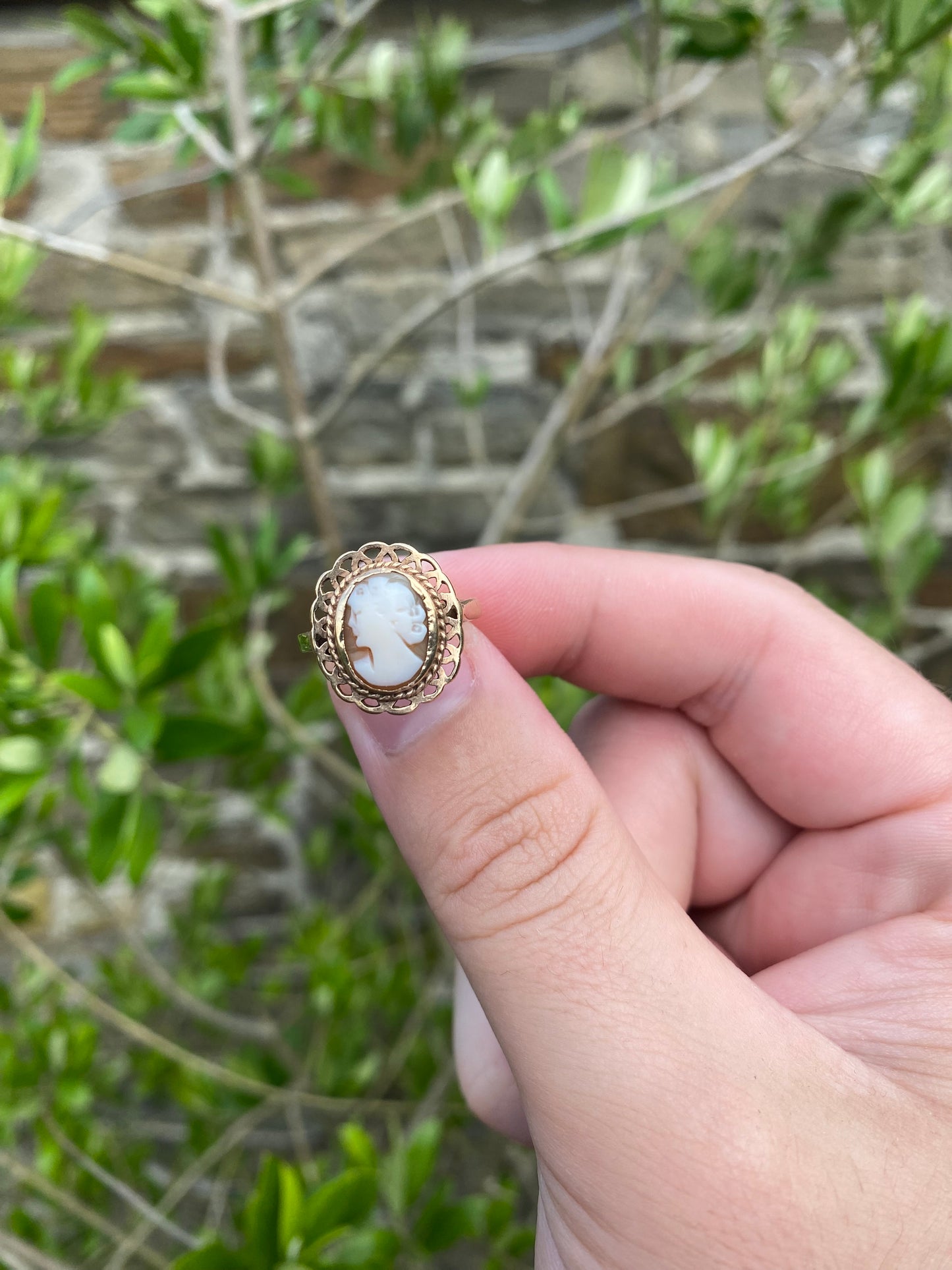 9ct Gold Cameo Ring 1964