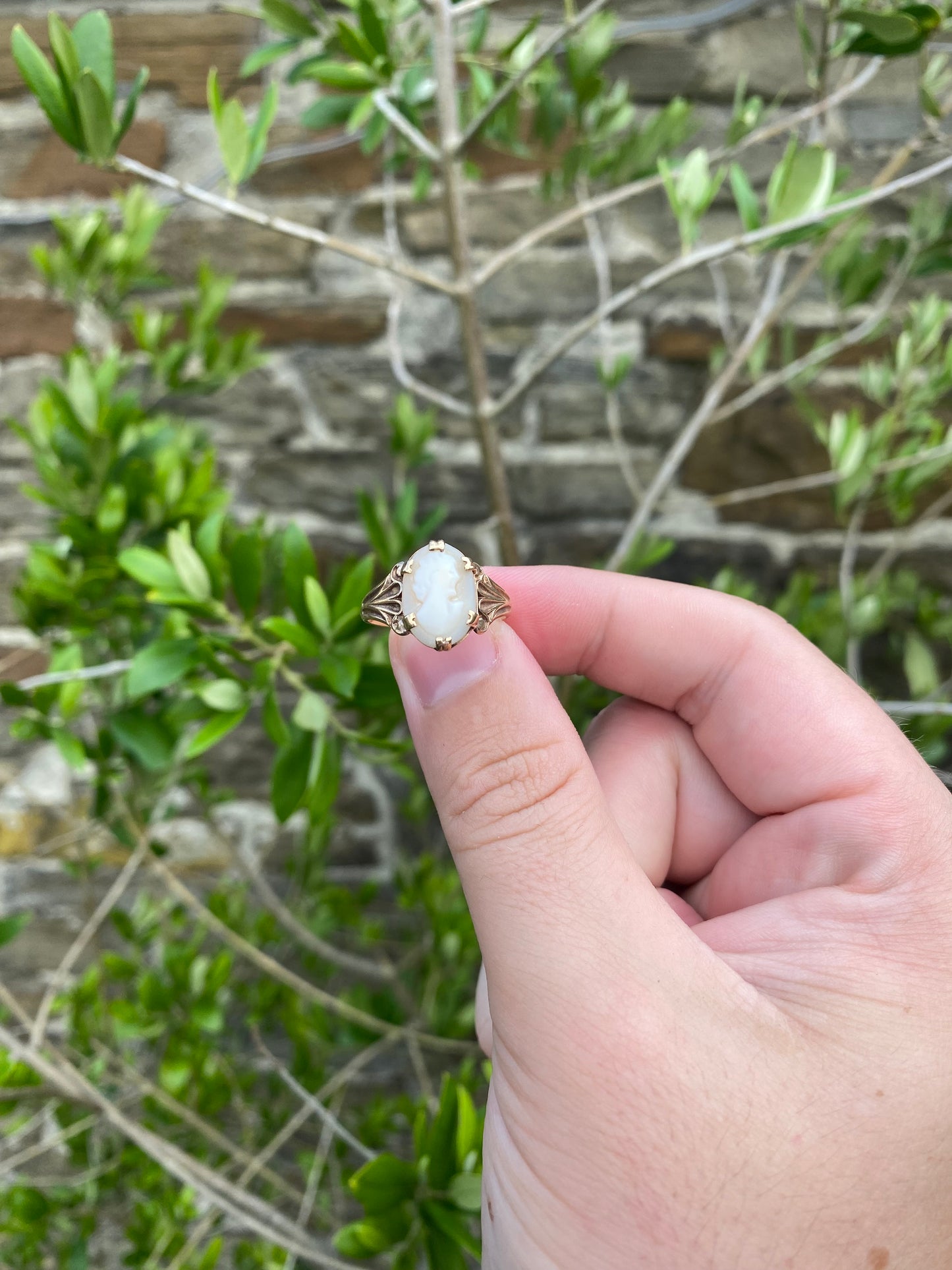 9ct Gold Cameo Ring 1966