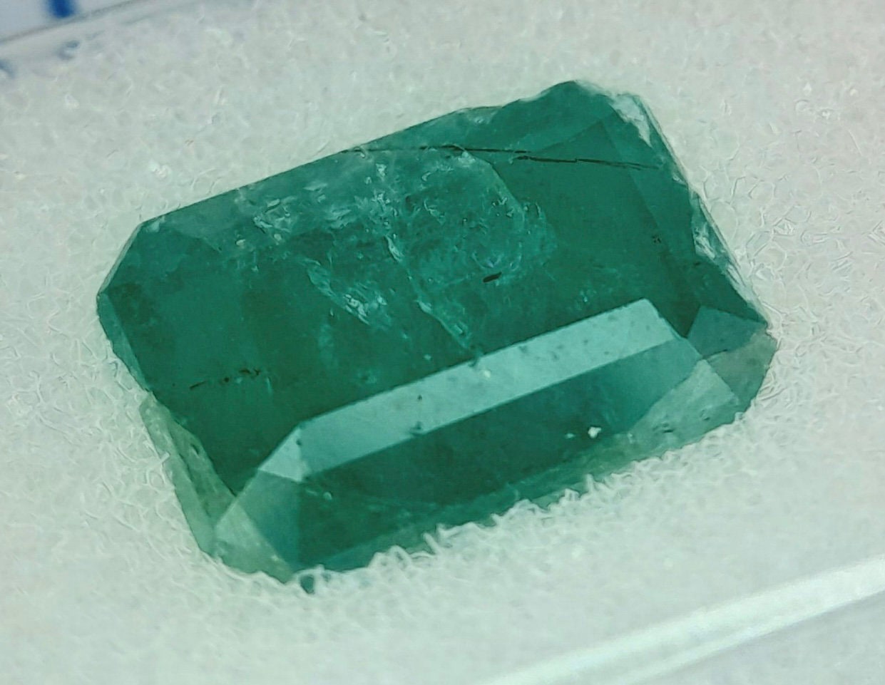 3.95 ct Zambian Natural Emerald AIG sealed cert