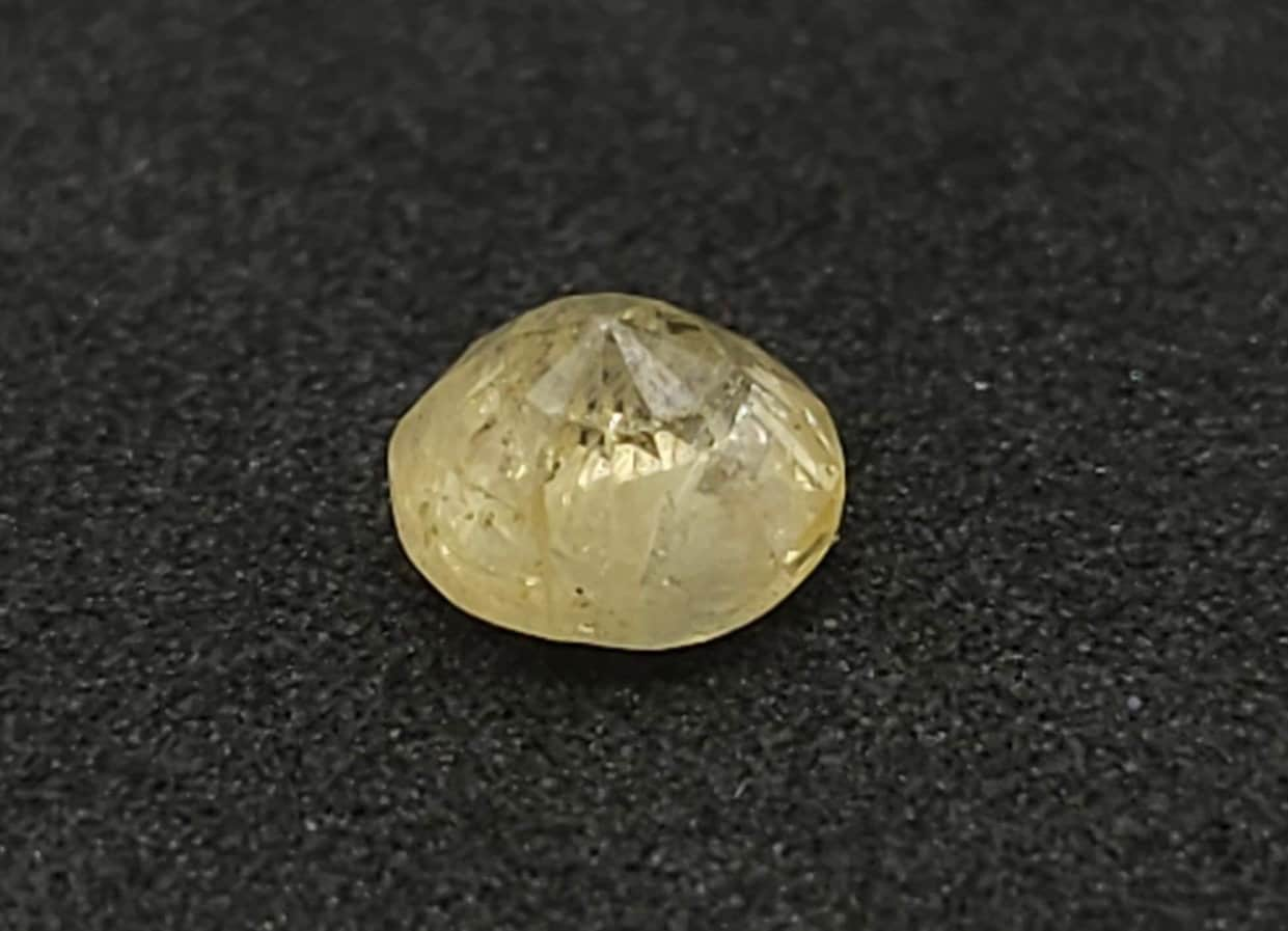 1.36ct Natural Yellow Sapphire AIG cert