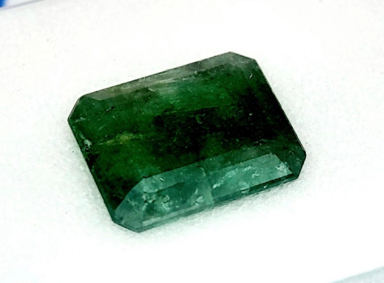 1.75ct Zambian Natural Emerald AIG milan sealed cert