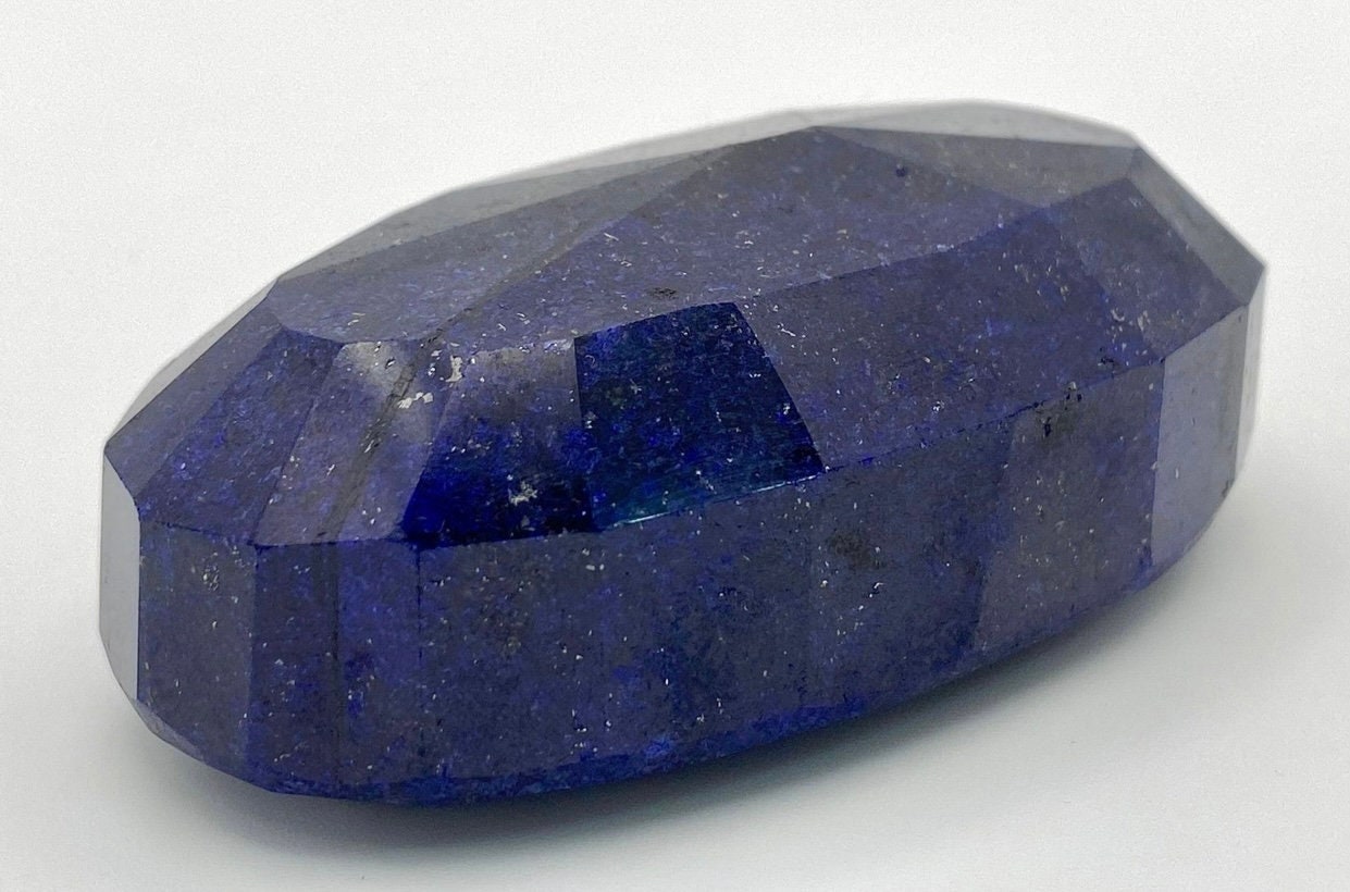 605ct Natural Blue Sapphire Oval Cut