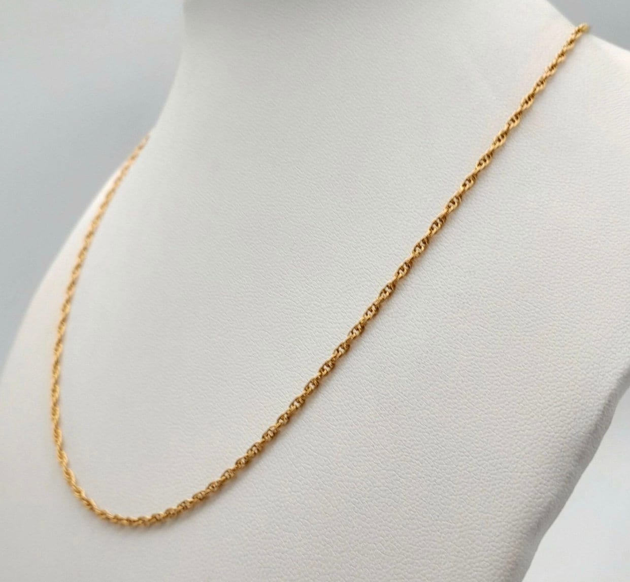 Prince of Wales Gold Chain Link necklace