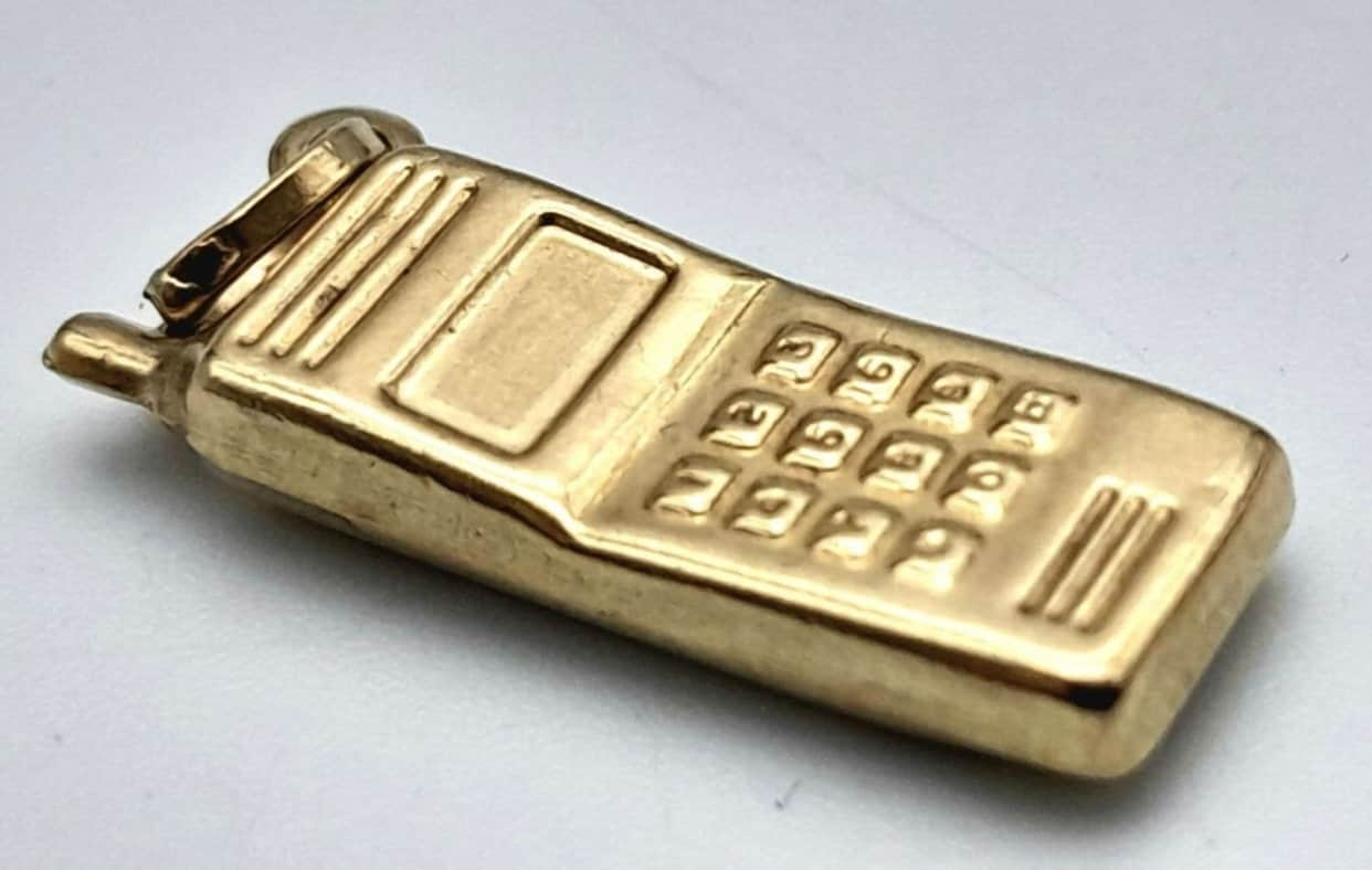 Gold mobile phone charm / pendant 9ct