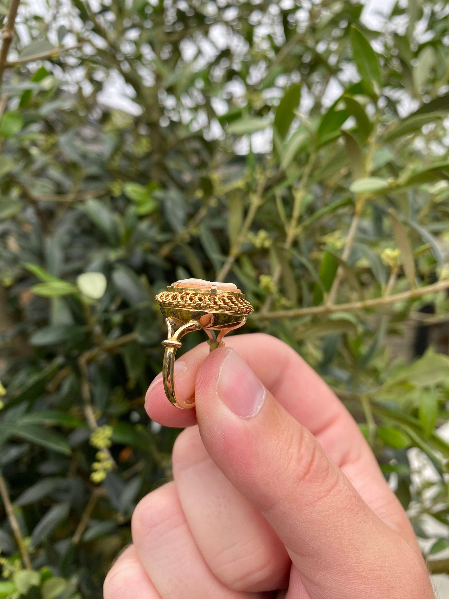 Vintage 9K Yellow Gold Cameo Ring. Size P 6.1g total weight.